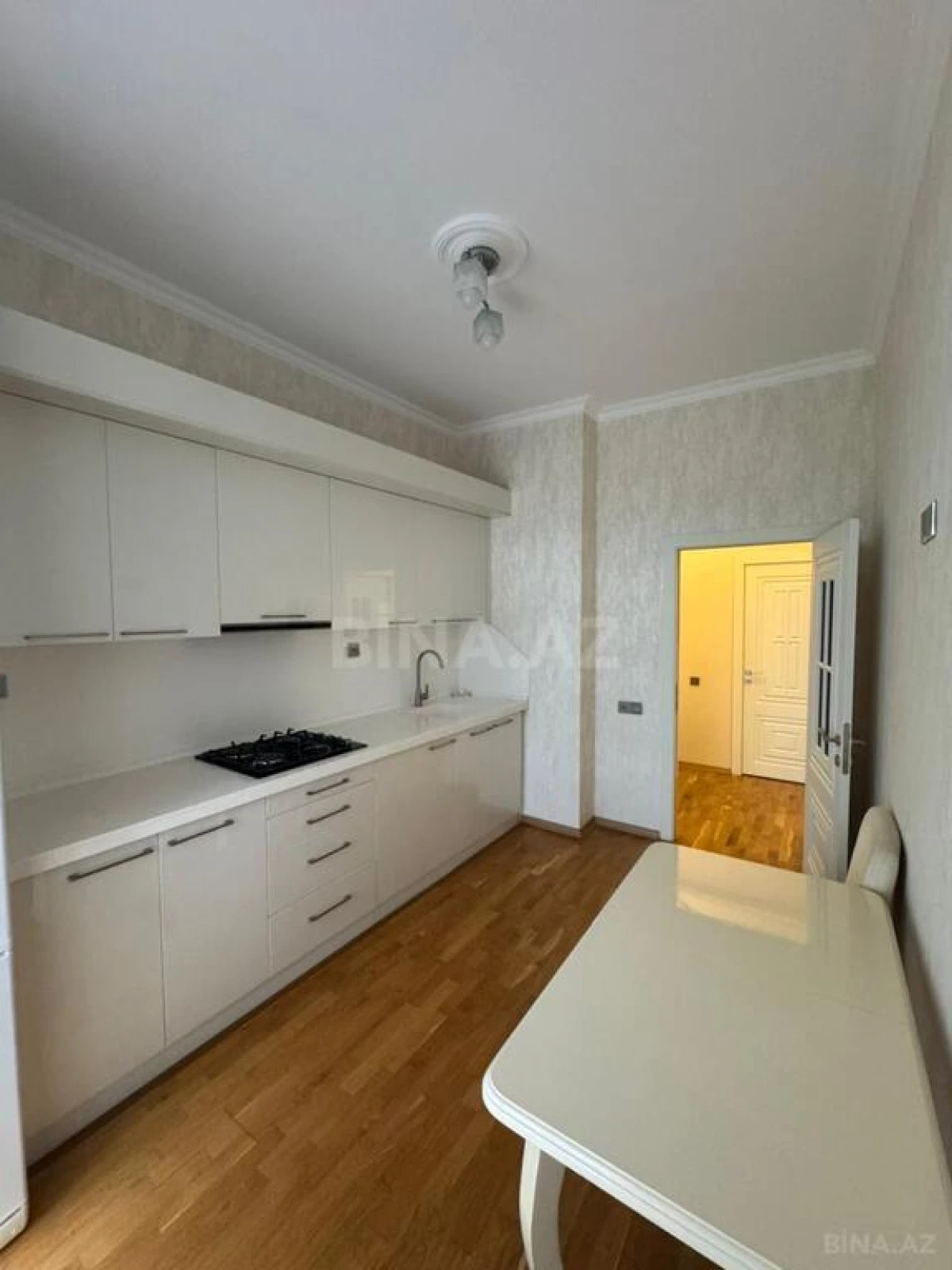 Kirayə verilir 2 otaqlı mənzil 75 m²