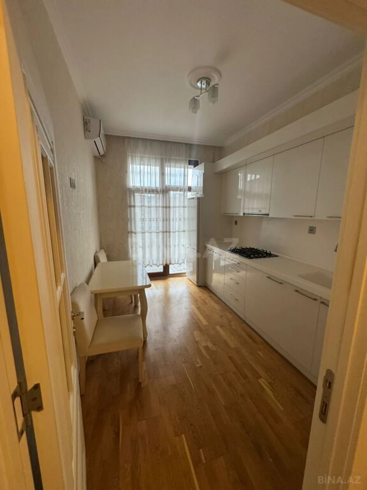 Kirayə verilir 2 otaqlı mənzil 75 m²