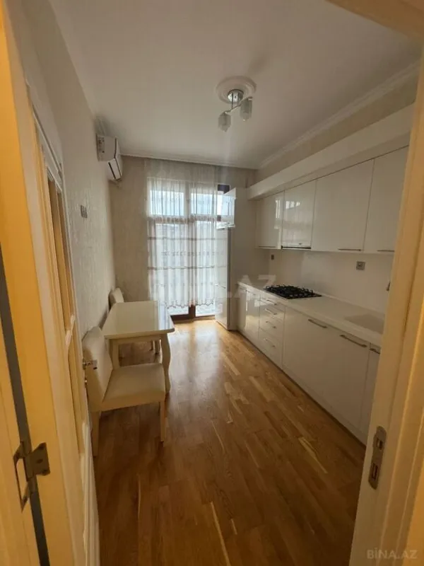 Kirayə verilir 2 otaqlı mənzil 75 m²