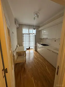 Kirayə verilir 2 otaqlı mənzil 75 m²