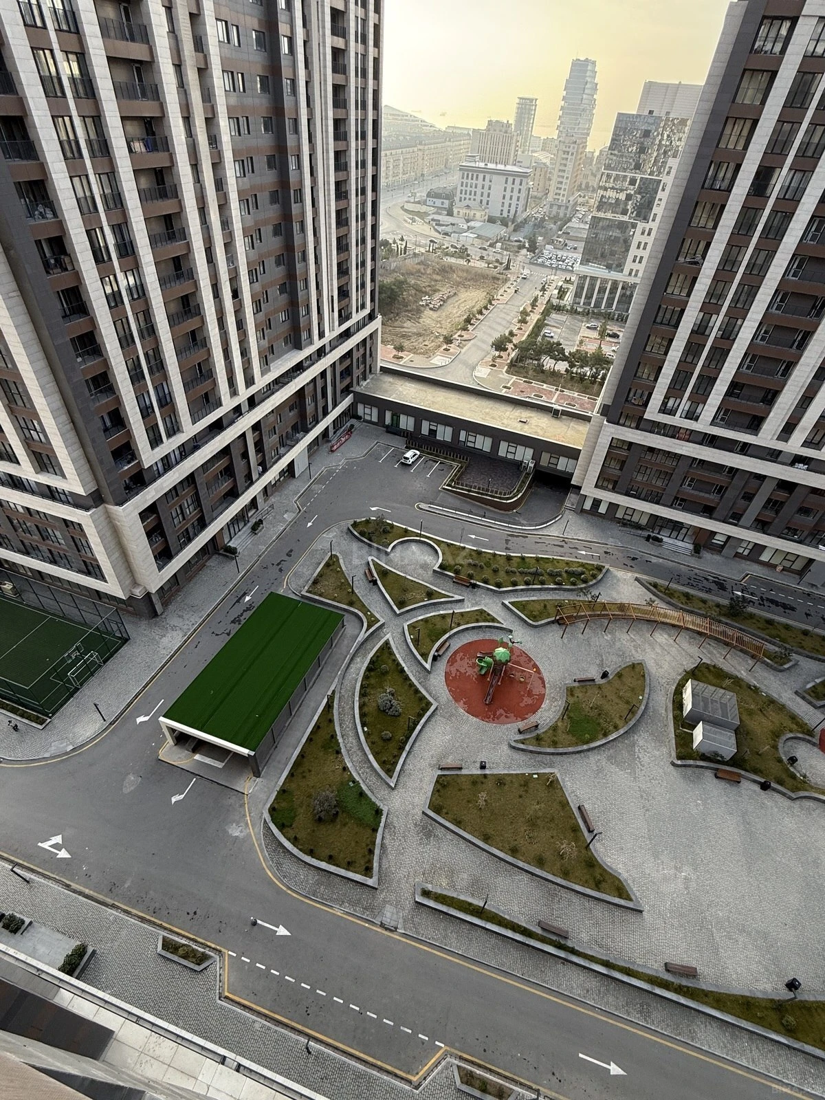 Satılır 3 otaqlı mənzil 124 m²