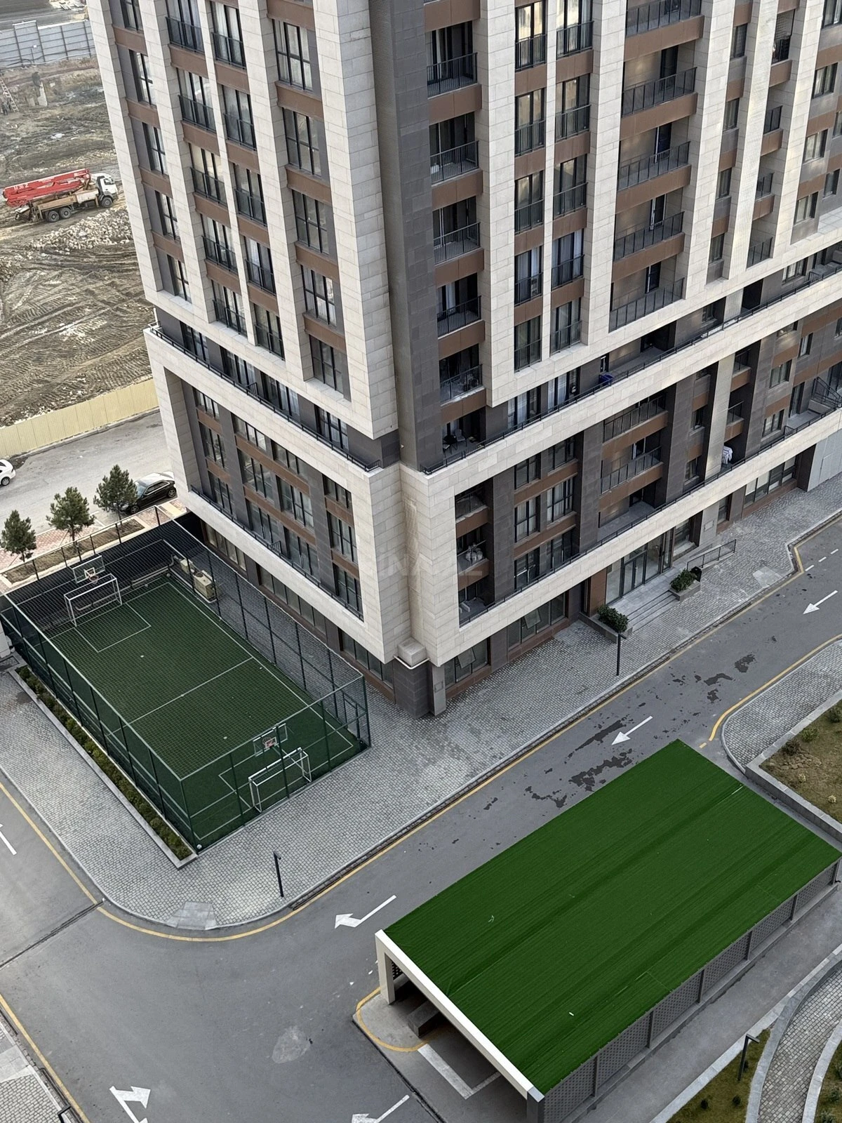 Satılır 3 otaqlı mənzil 124 m²