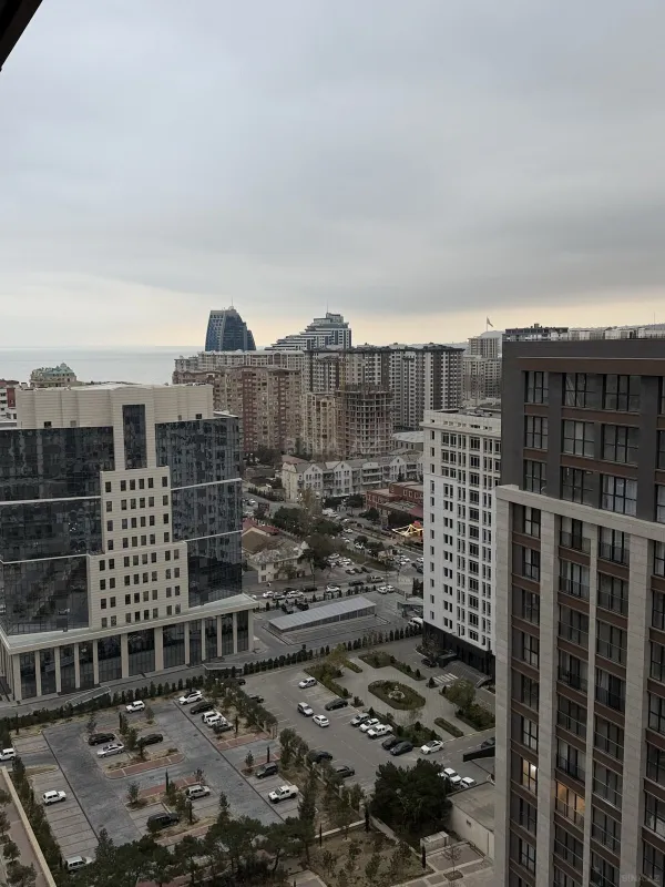 Satılır 3 otaqlı mənzil 124 m²