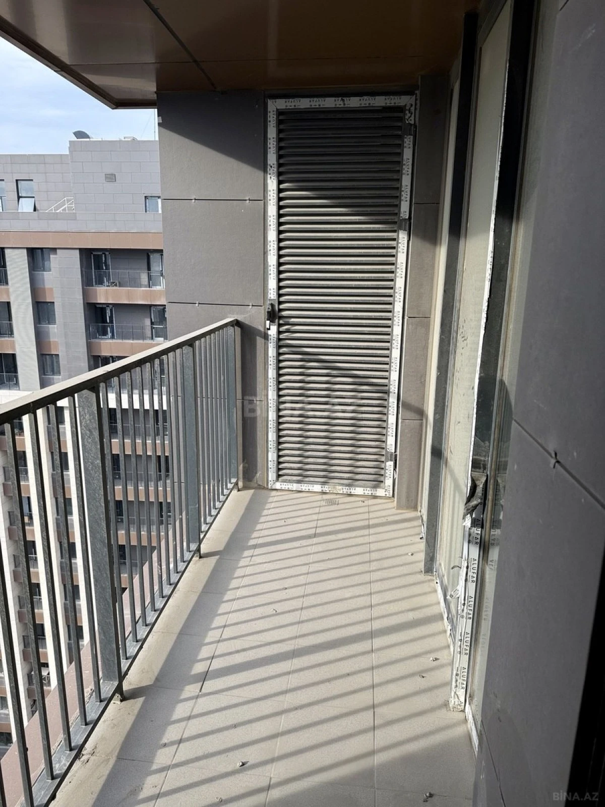 Satılır 3 otaqlı mənzil 124 m²