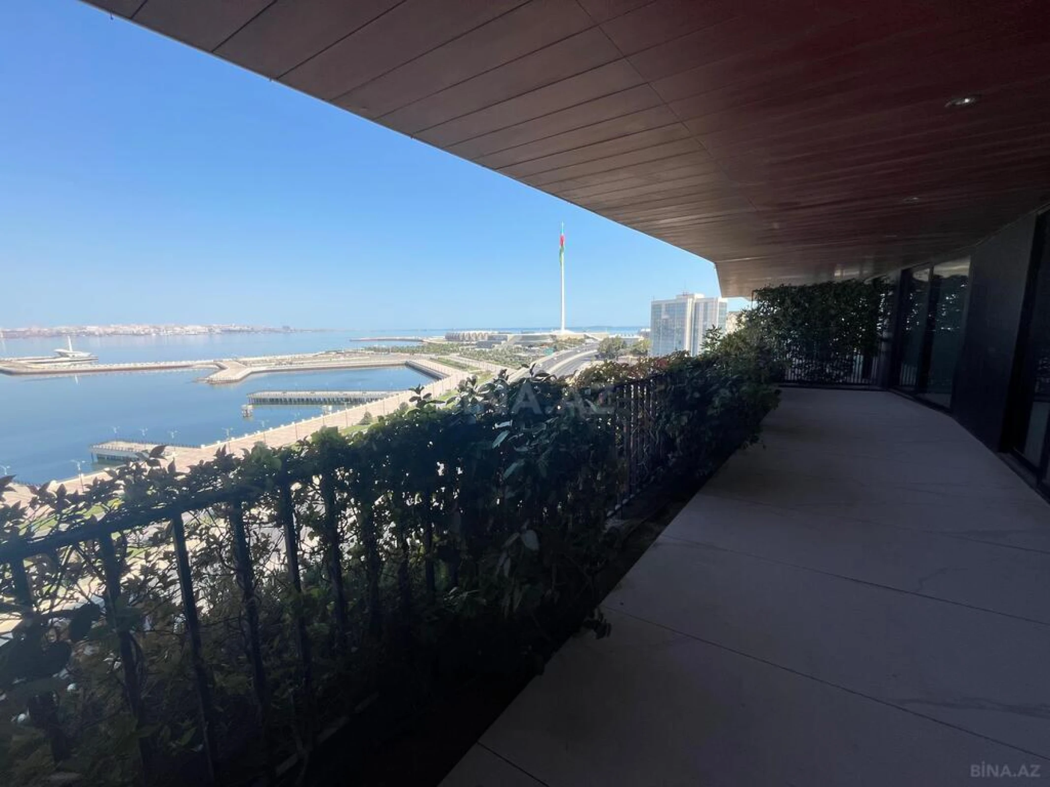 Satılır 3 otaqlı mənzil 249 m²