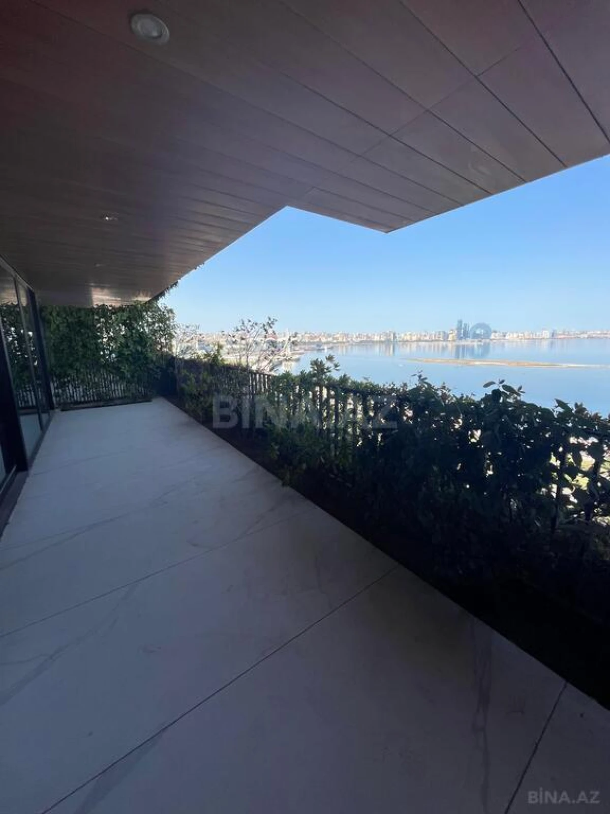 Satılır 3 otaqlı mənzil 249 m²