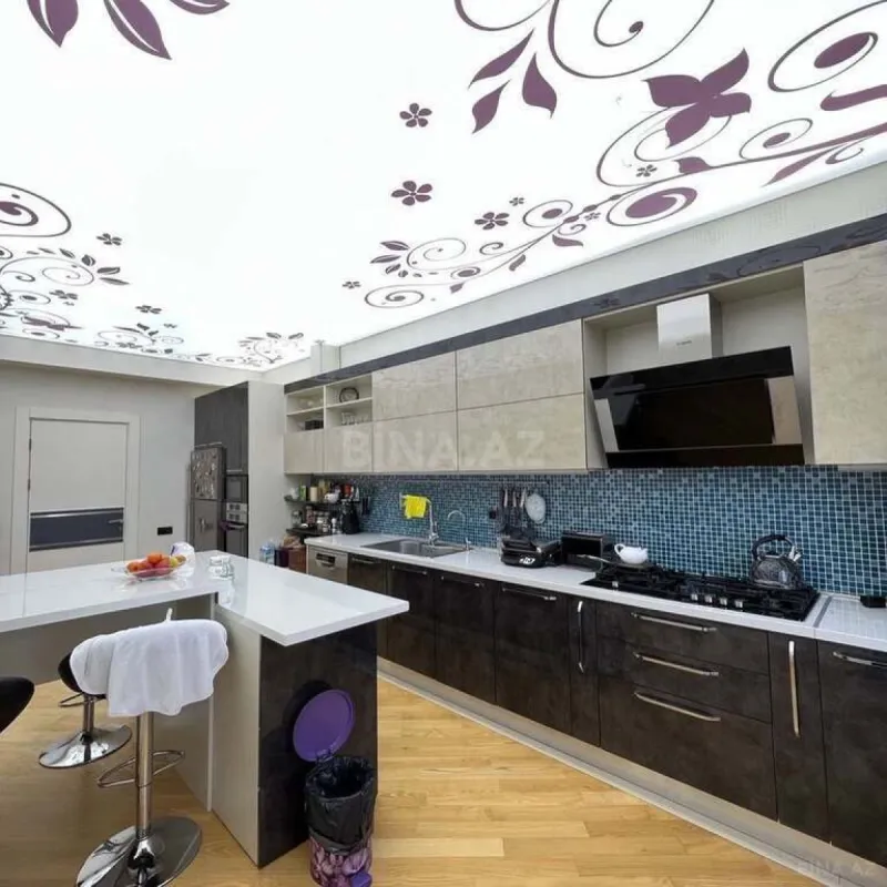 Satılır 4 otaqlı mənzil 226 m²