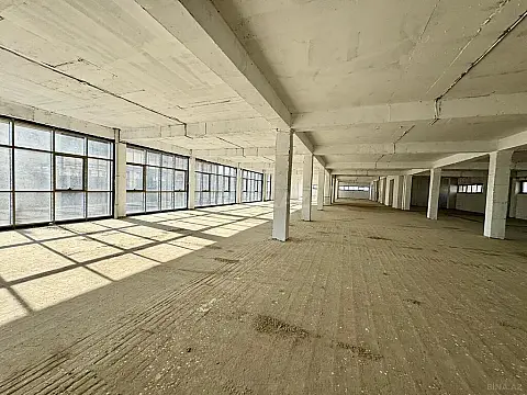 Satılır obyekt 800 m²