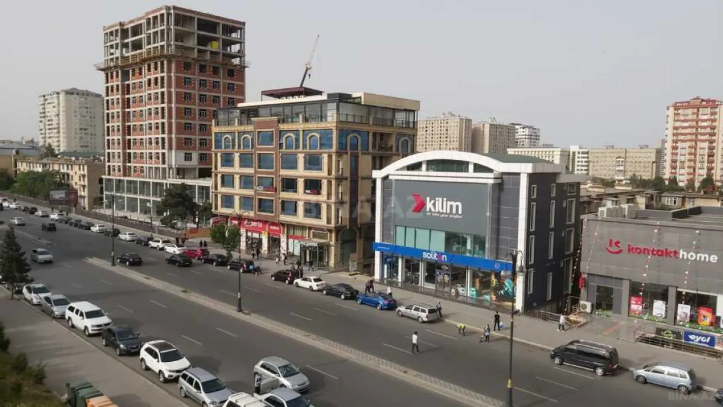 Satılır obyekt 800 m²