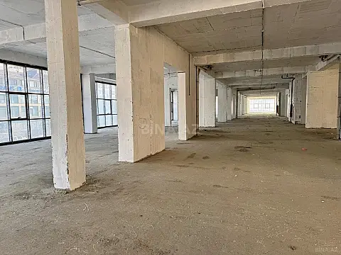 Satılır obyekt 800 m²