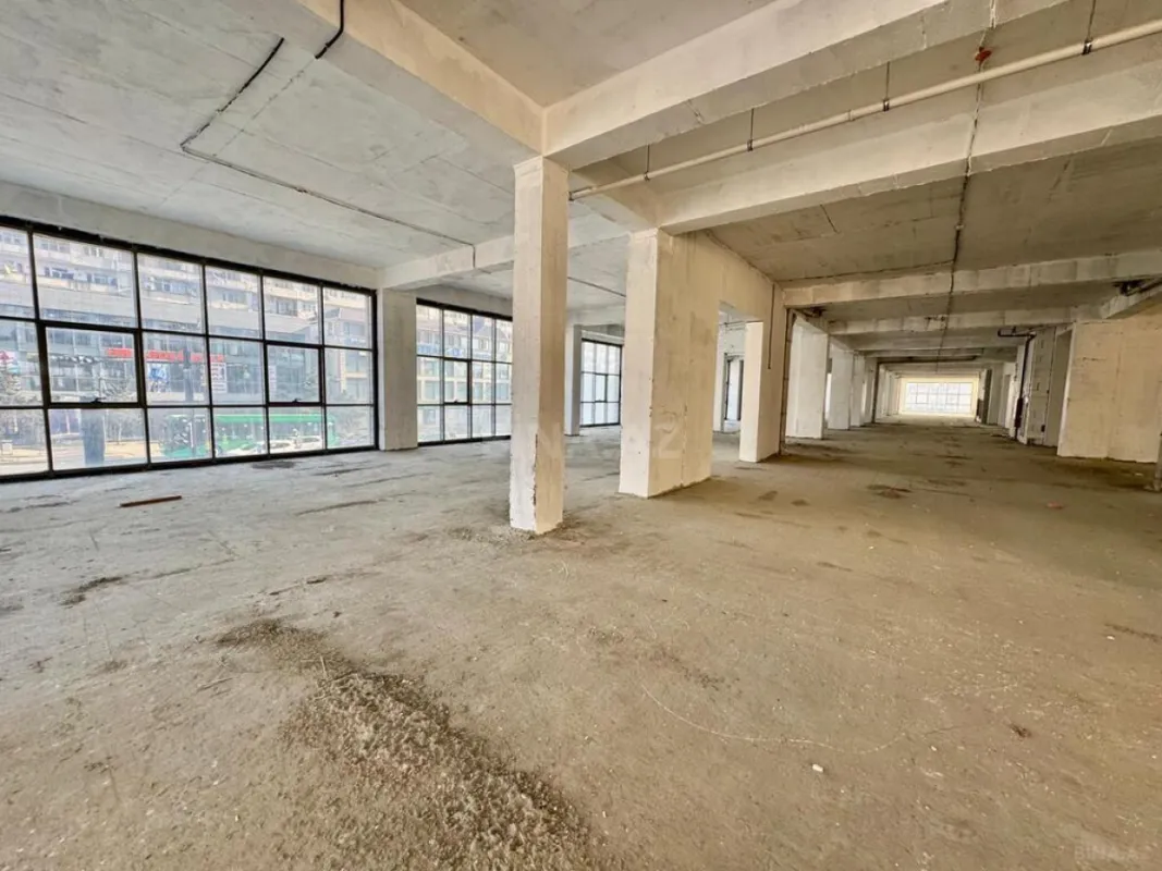 Satılır obyekt 800 m²