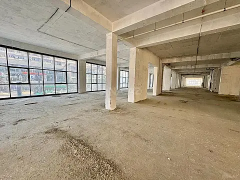 Satılır obyekt 800 m²
