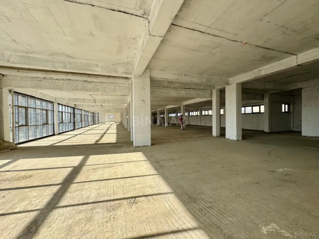 Satılır obyekt 800 m²