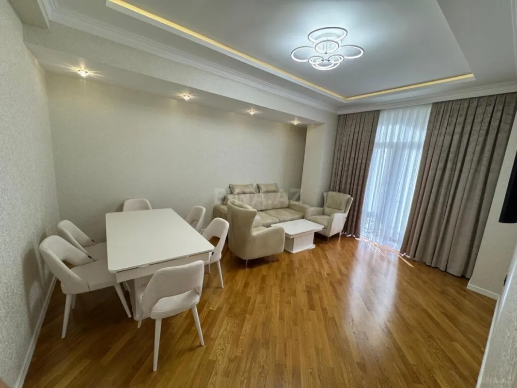 Kirayə verilir 2 otaqlı mənzil 65 m²