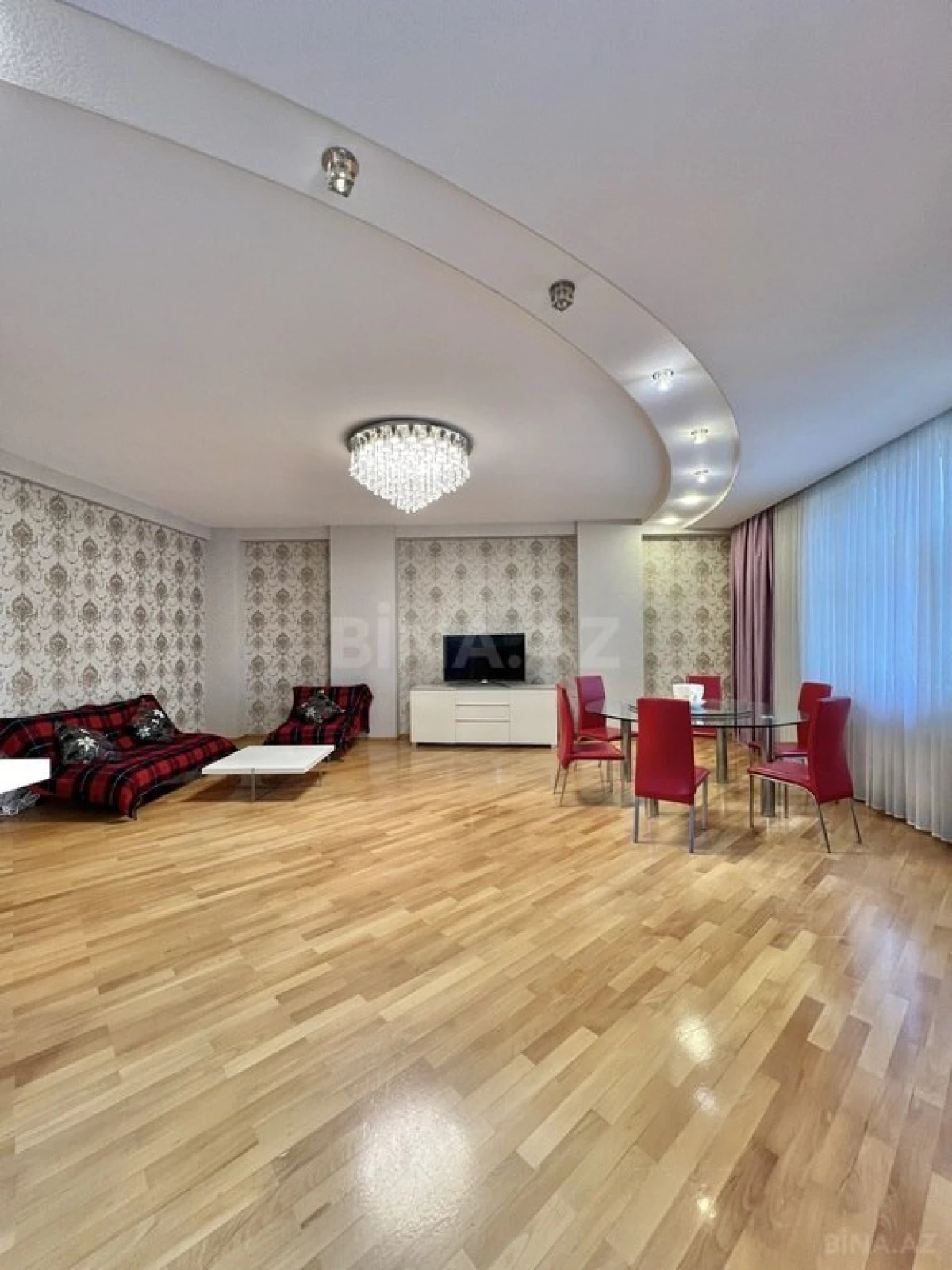 Satılır 4 otaqlı mənzil 170 m²