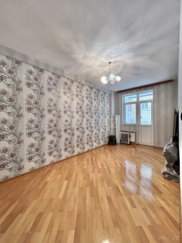 Satılır 4 otaqlı mənzil 170 m²