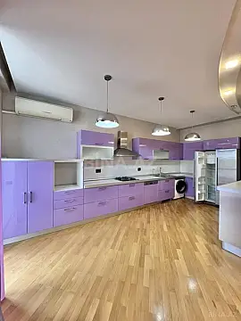 Satılır 4 otaqlı mənzil 170 m²