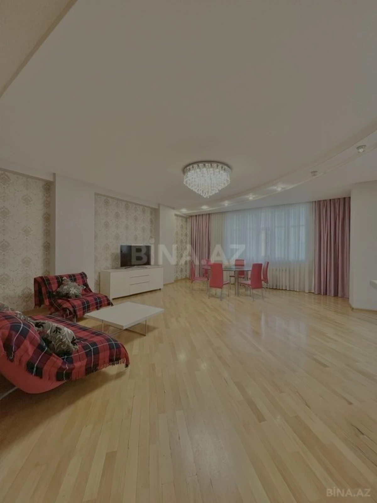 Satılır 4 otaqlı mənzil 170 m²