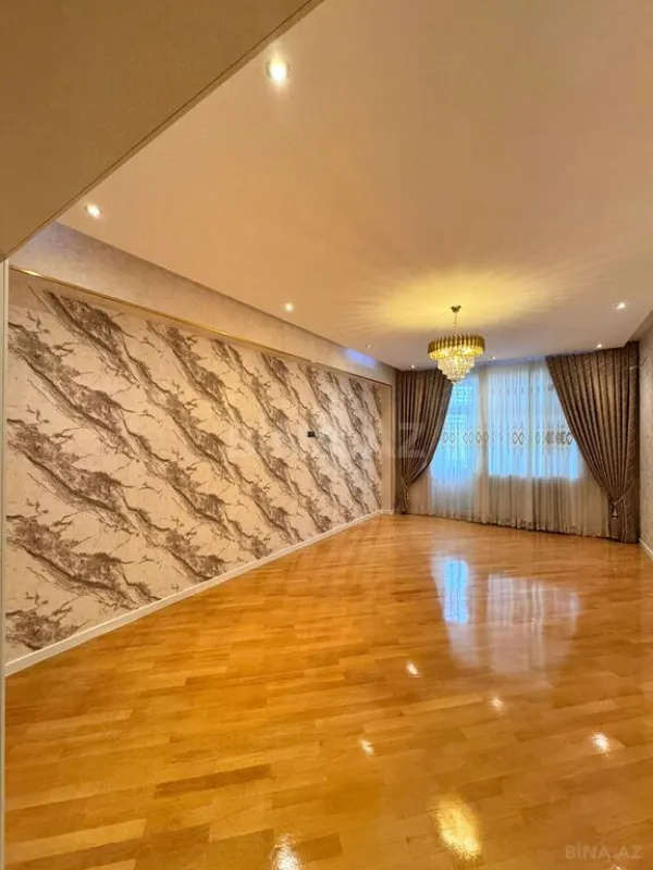 Satılır 3 otaqlı mənzil 140 m²