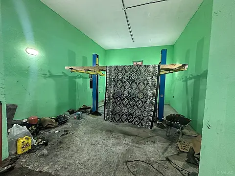 Satılır obyekt 826 m²