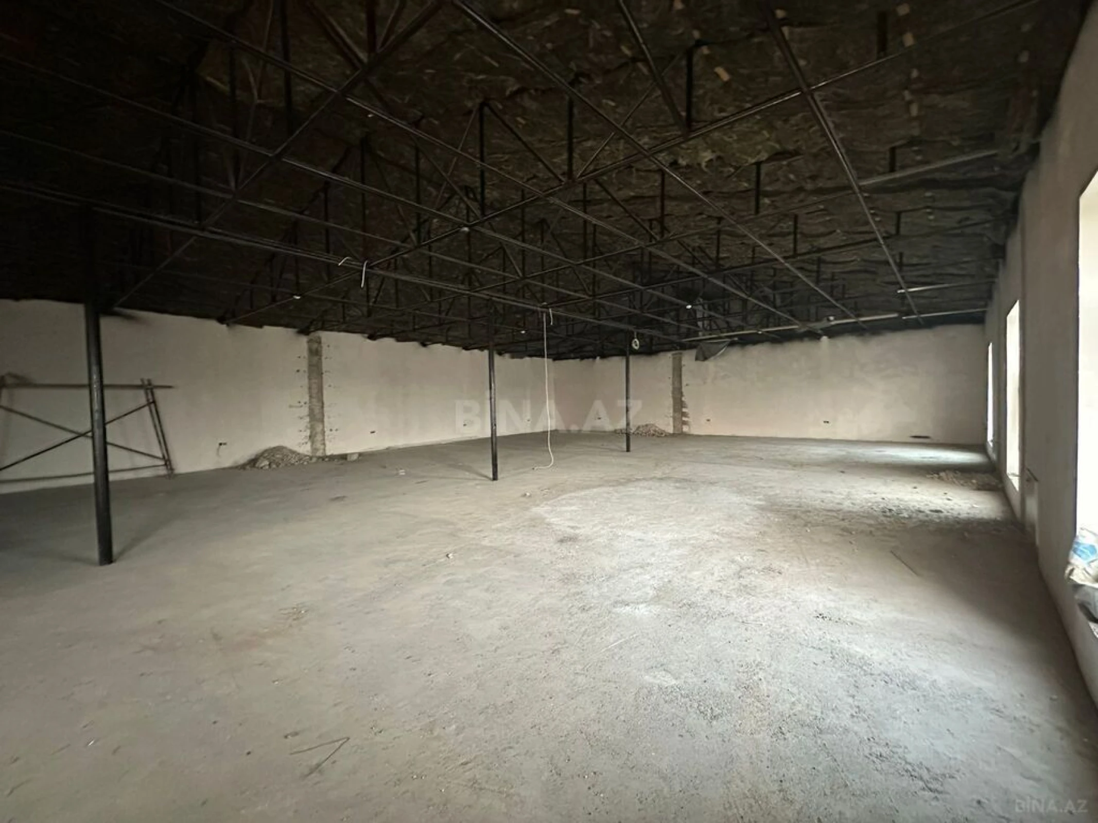 Satılır obyekt 826 m²