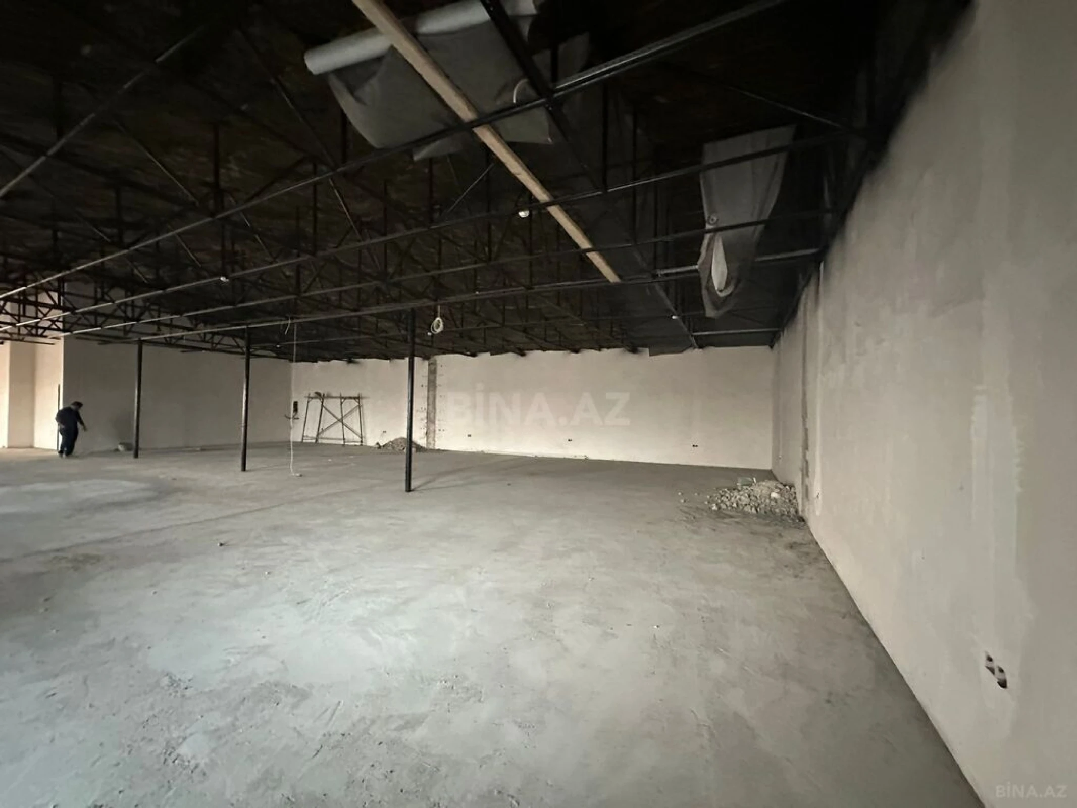 Satılır obyekt 826 m²