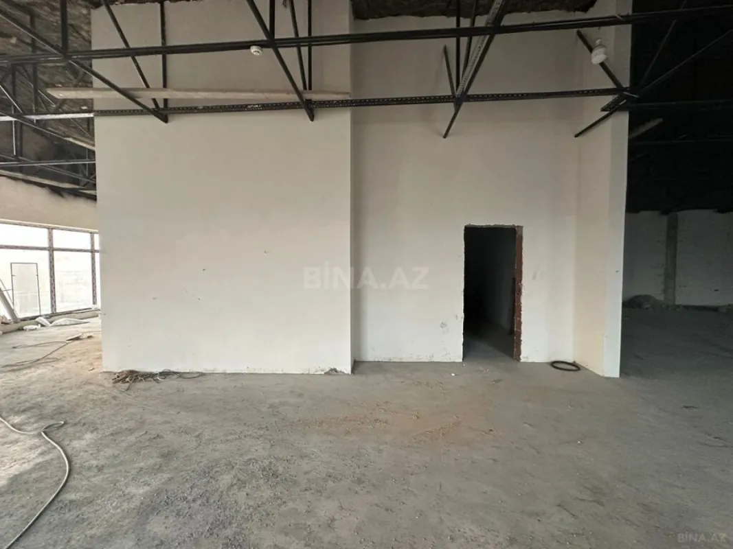 Satılır obyekt 826 m²