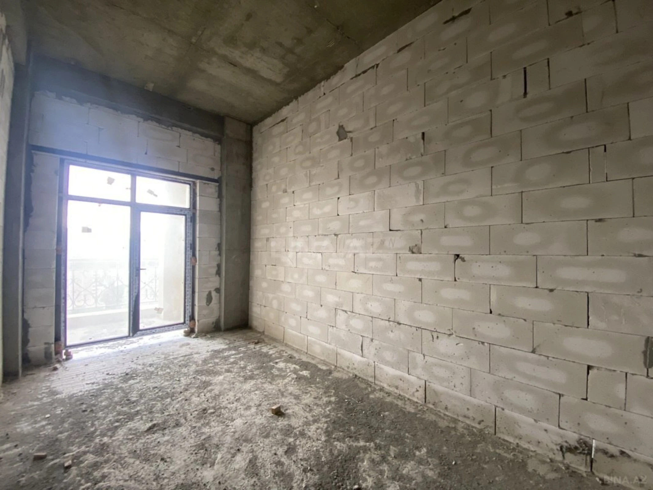 Satılır 9 otaqlı mənzil 500 m²