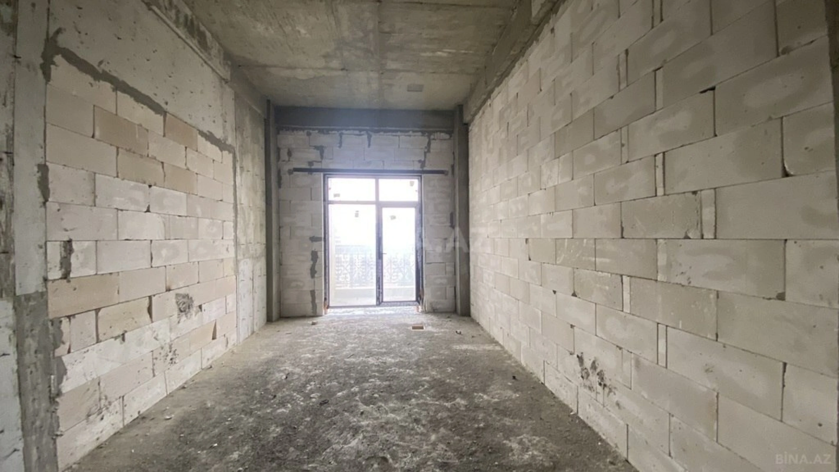 Satılır 9 otaqlı mənzil 500 m²