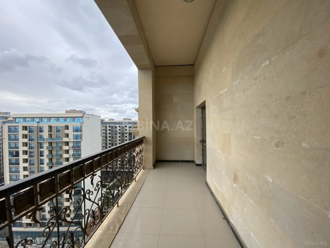 Satılır 9 otaqlı mənzil 500 m²