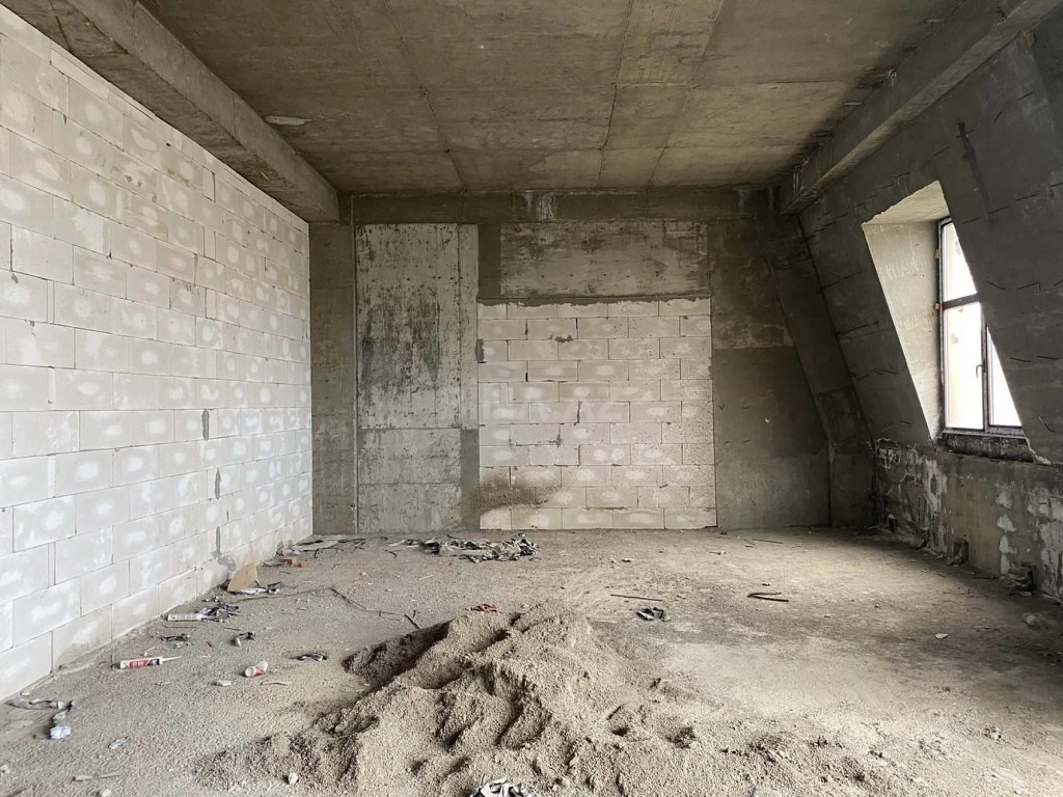 Satılır 9 otaqlı mənzil 500 m²