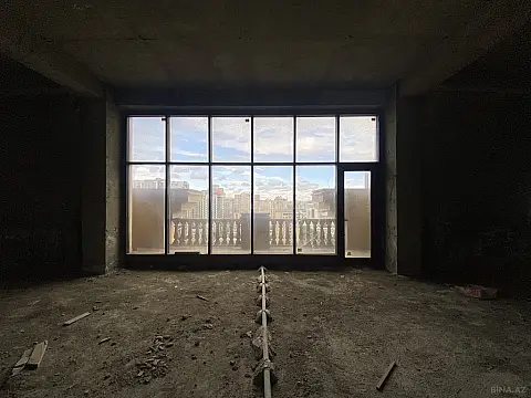 Satılır 9 otaqlı mənzil 500 m²