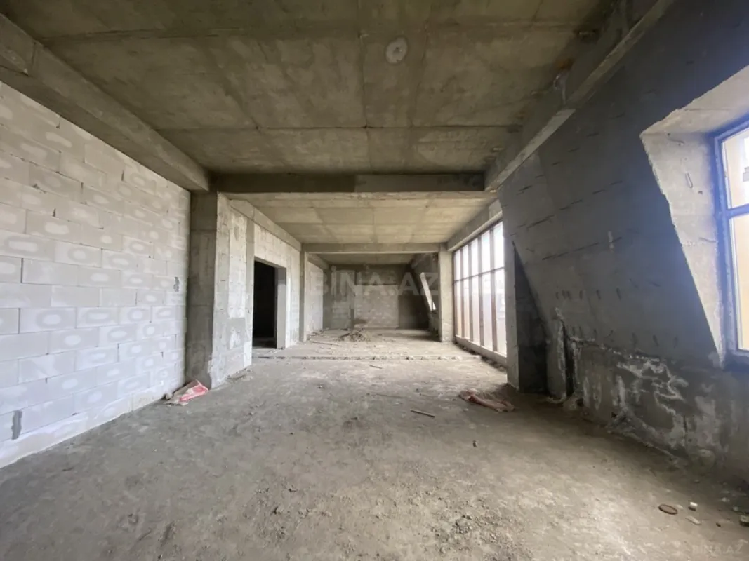 Satılır 9 otaqlı mənzil 500 m²