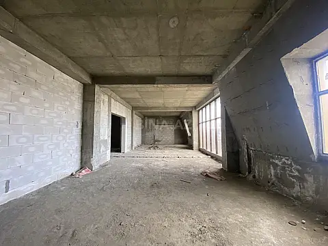 Satılır 9 otaqlı mənzil 500 m²