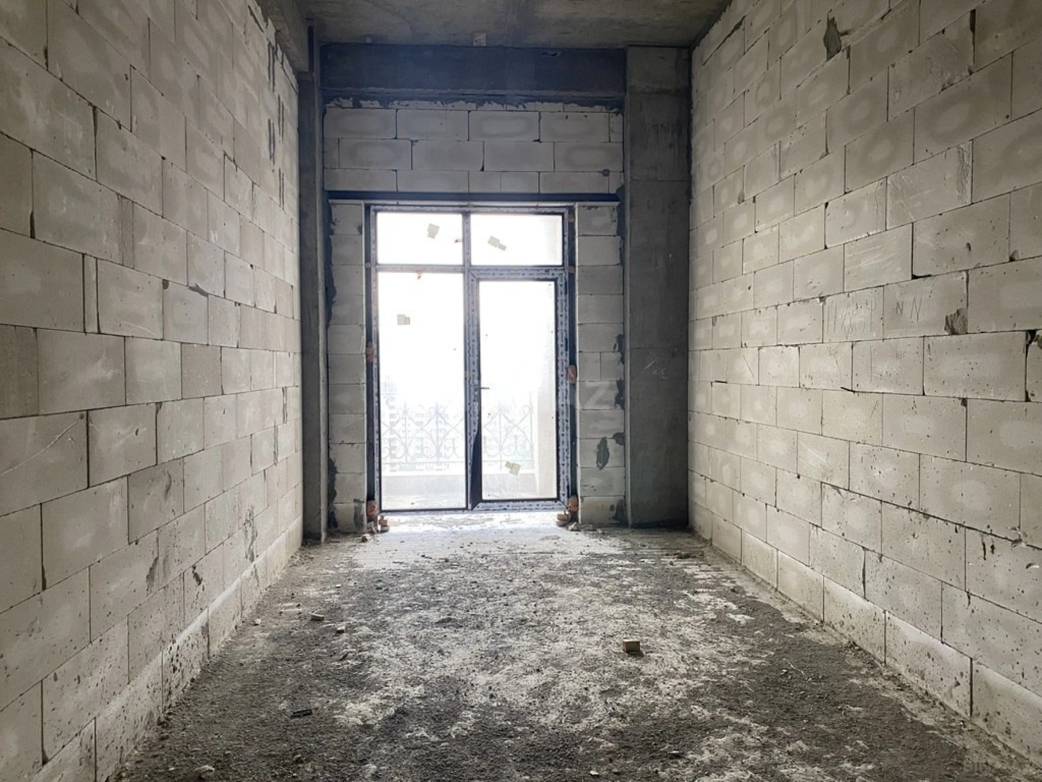 Satılır 9 otaqlı mənzil 500 m²