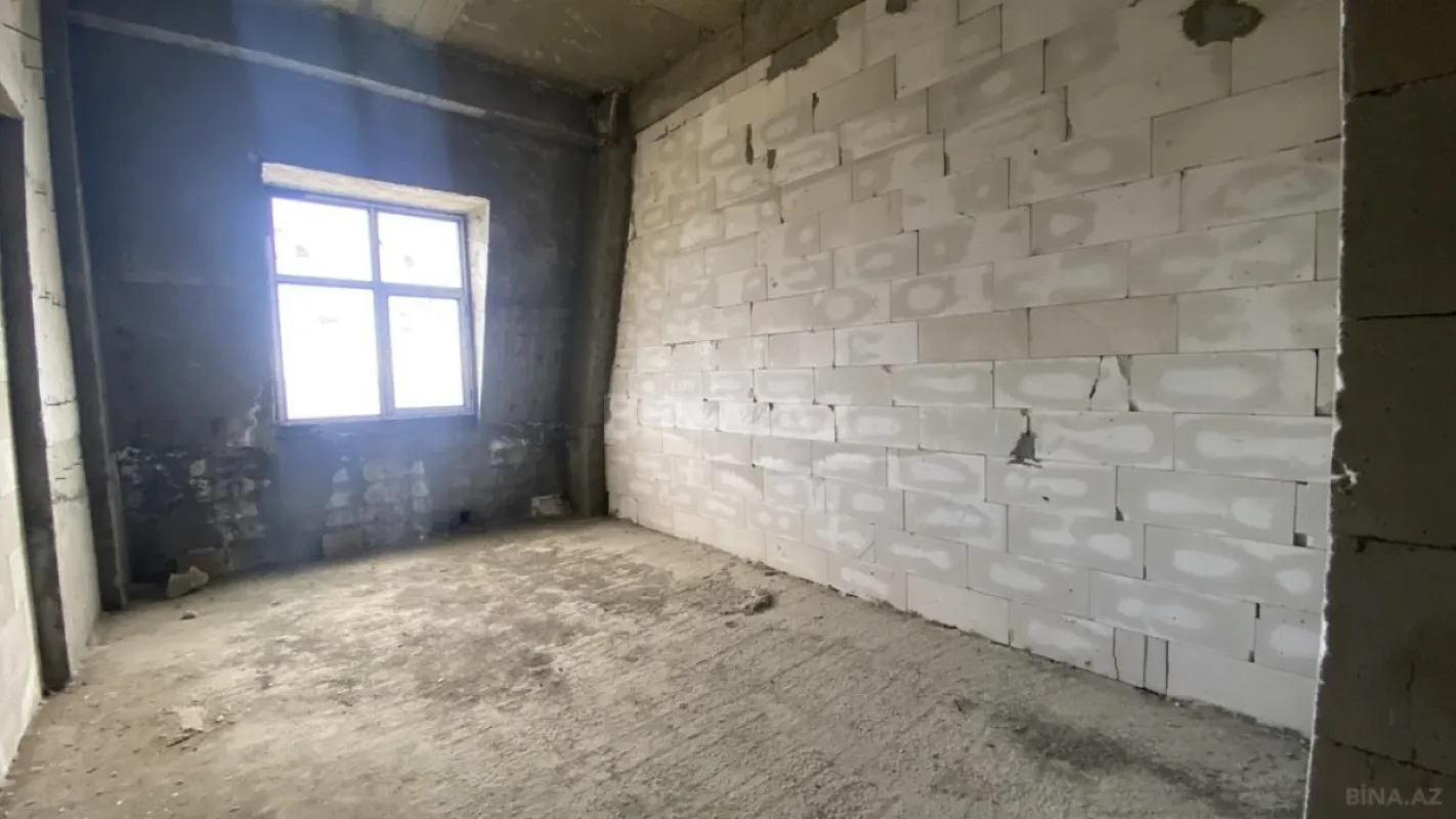 Satılır 9 otaqlı mənzil 500 m²