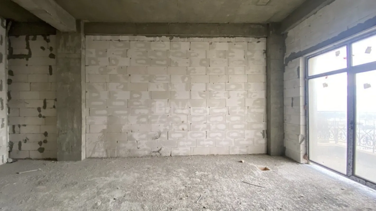 Satılır 9 otaqlı mənzil 500 m²