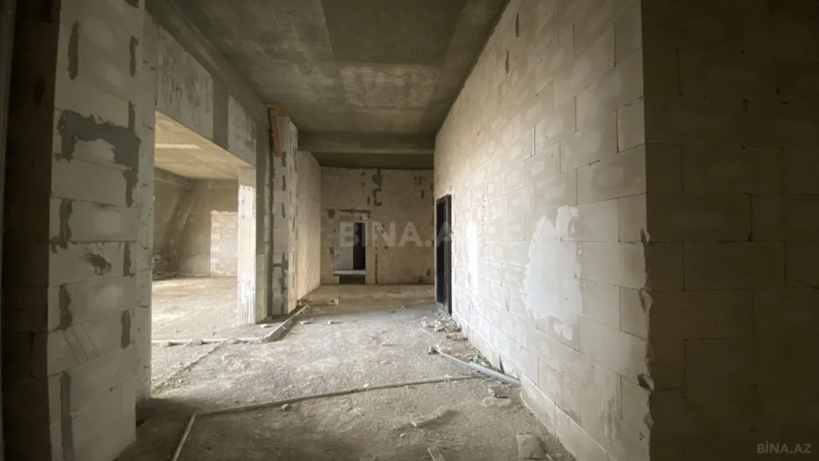 Satılır 9 otaqlı mənzil 500 m²