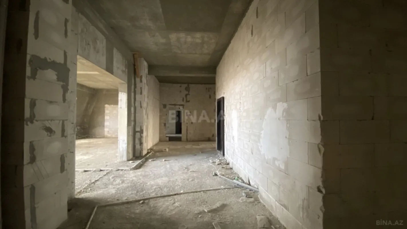 Satılır 9 otaqlı mənzil 500 m²