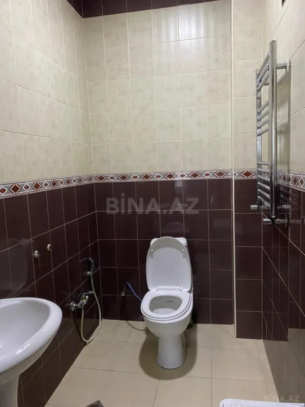Satılır 6 otaqlı həyət evi 330 m²