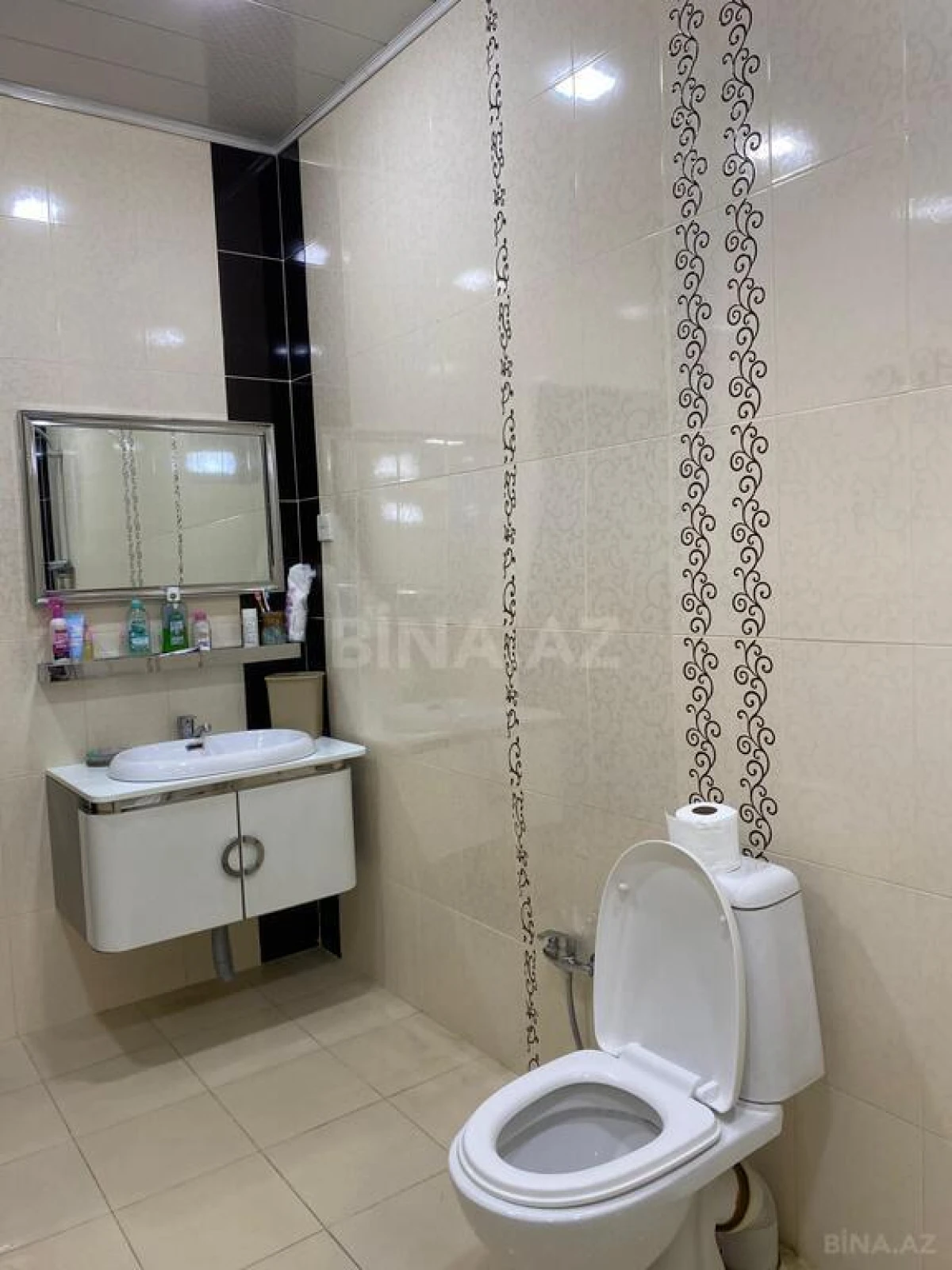 Satılır 6 otaqlı həyət evi 330 m²
