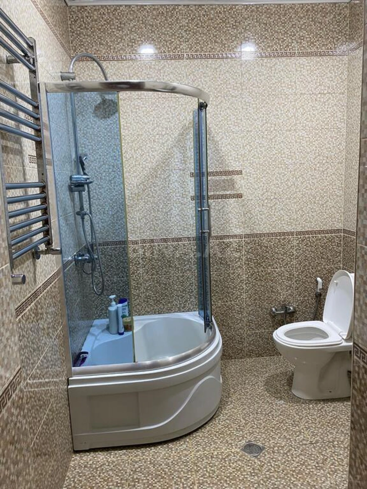 Satılır 6 otaqlı həyət evi 330 m²