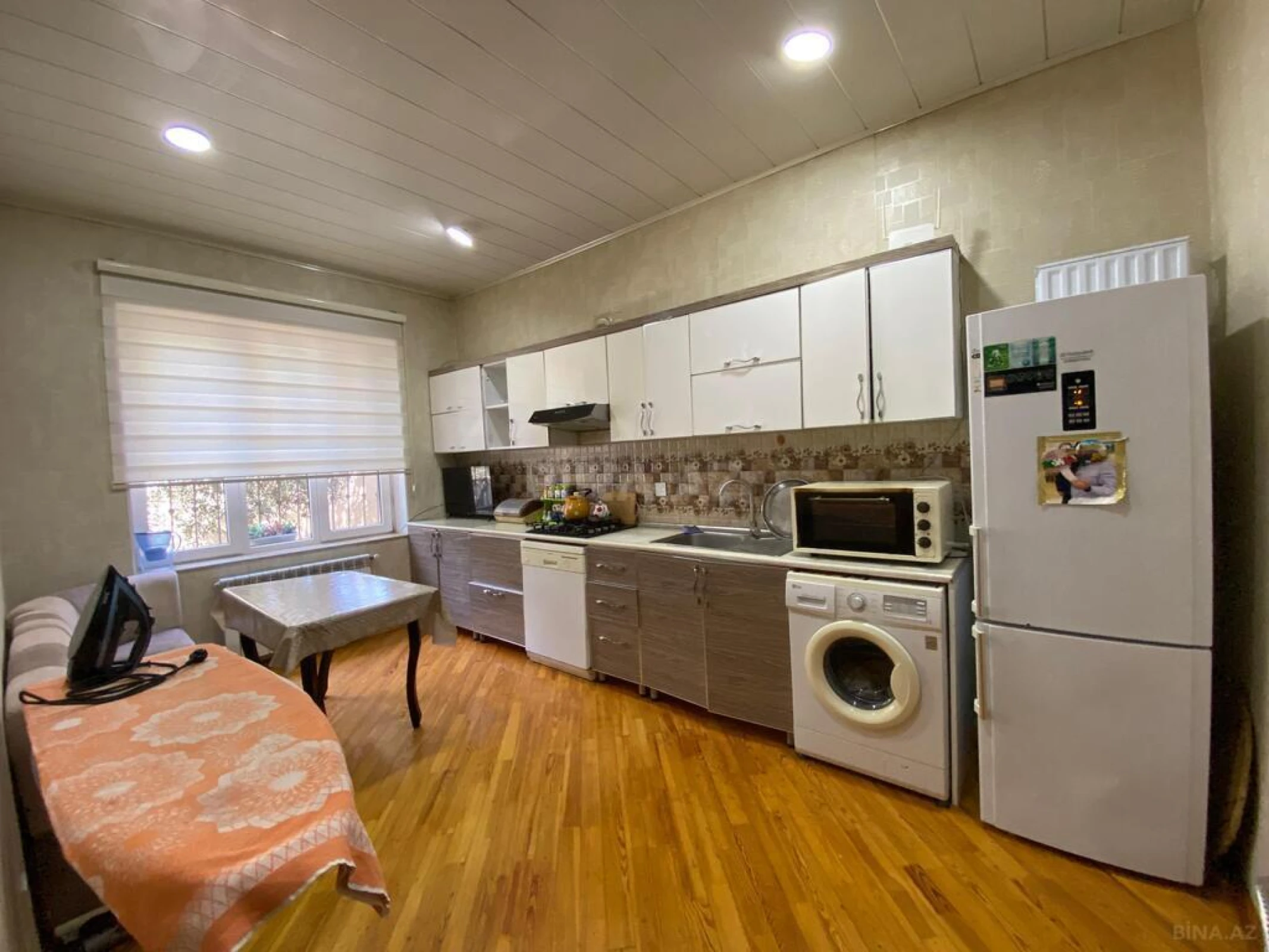 Satılır 6 otaqlı həyət evi 330 m²