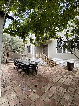 Satılır 6 otaqlı həyət evi 330 m²