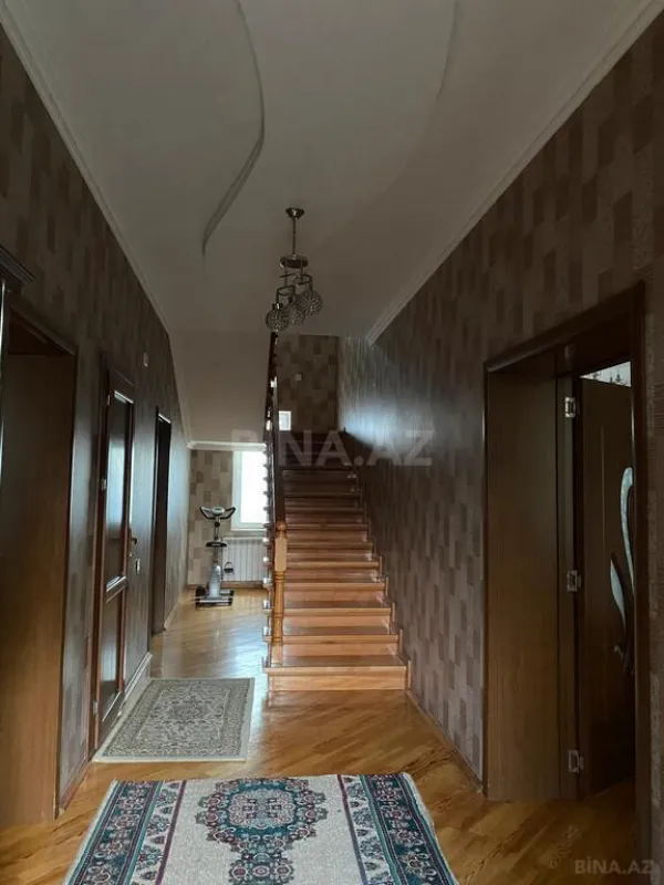 Satılır 6 otaqlı həyət evi 330 m²