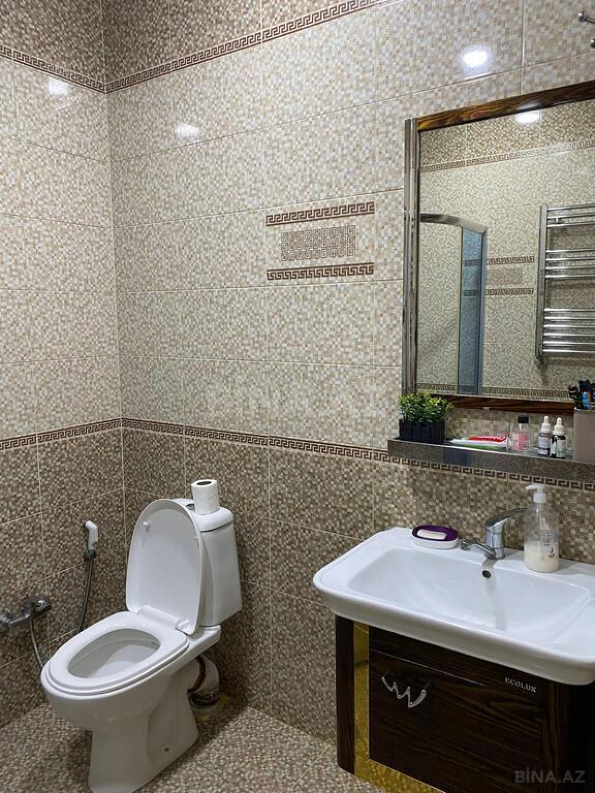 Satılır 6 otaqlı həyət evi 330 m²
