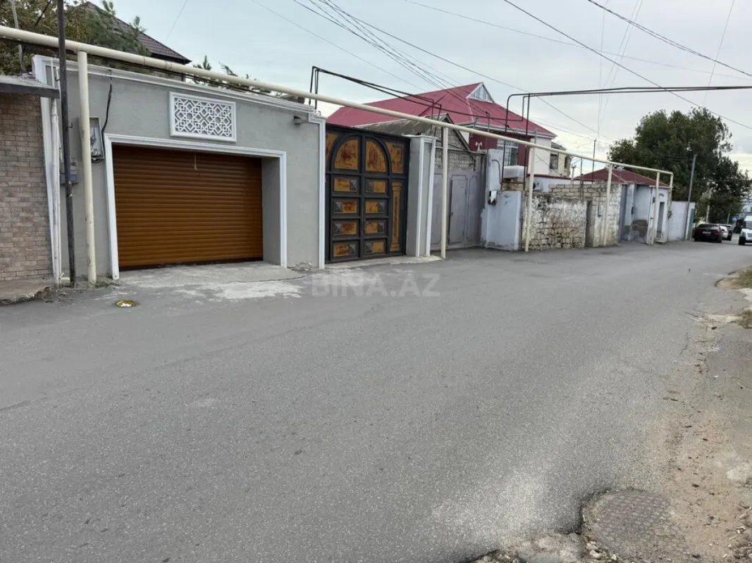 Satılır 6 otaqlı həyət evi 330 m²
