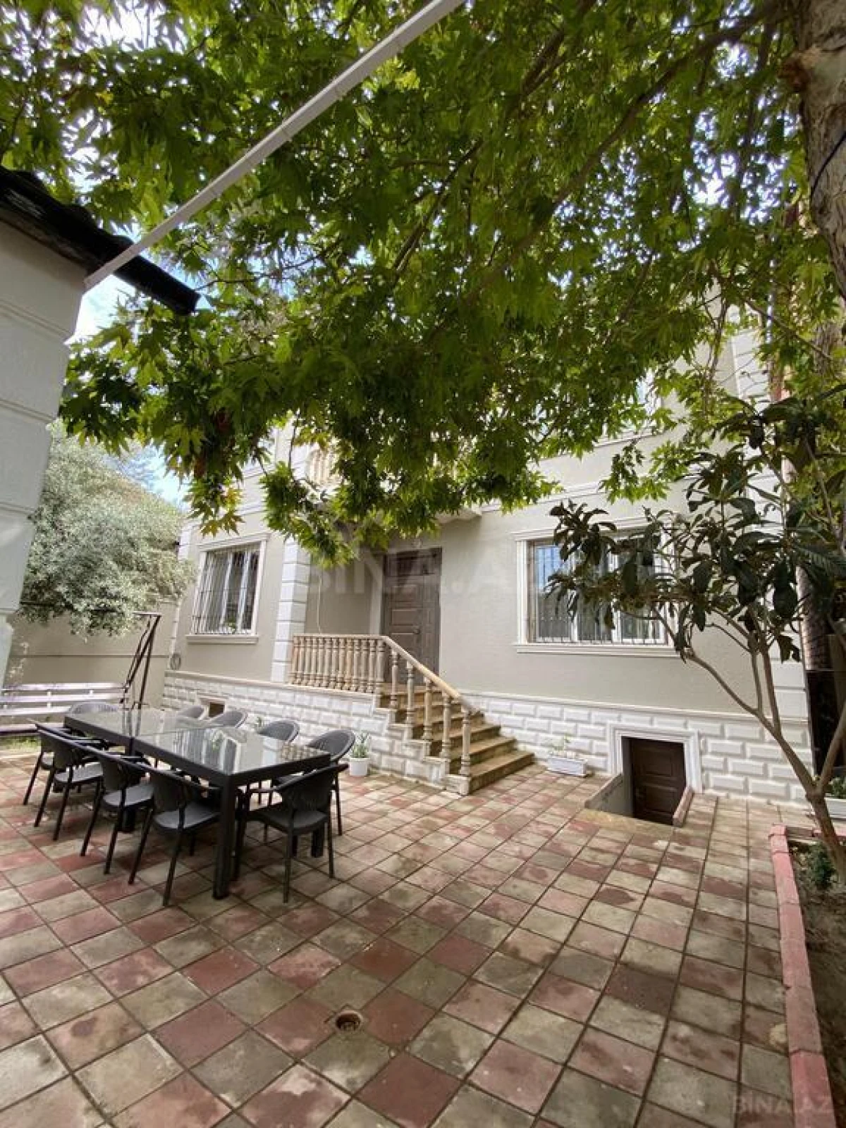 Satılır 6 otaqlı həyət evi 330 m²