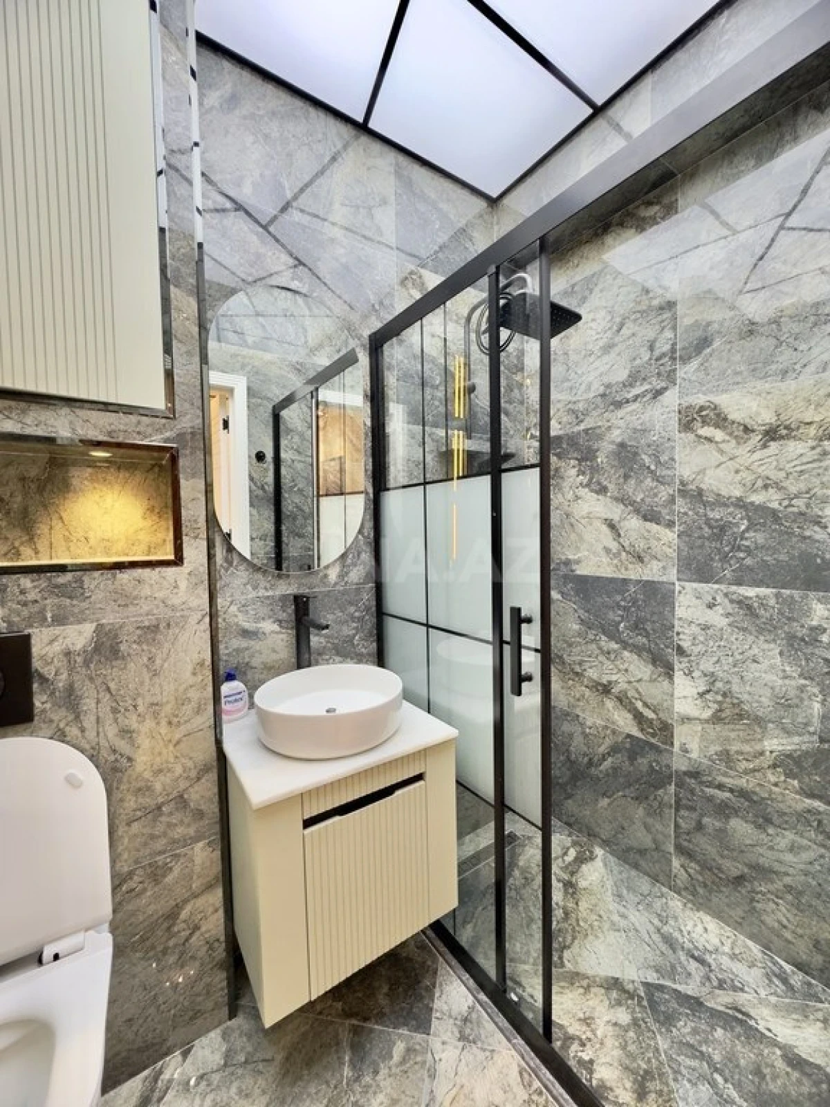 Kirayə verilir 2 otaqlı mənzil 60 m²