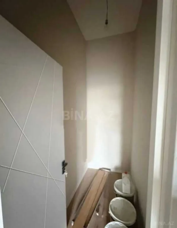 Satılır 4 otaqlı mənzil 130 m²